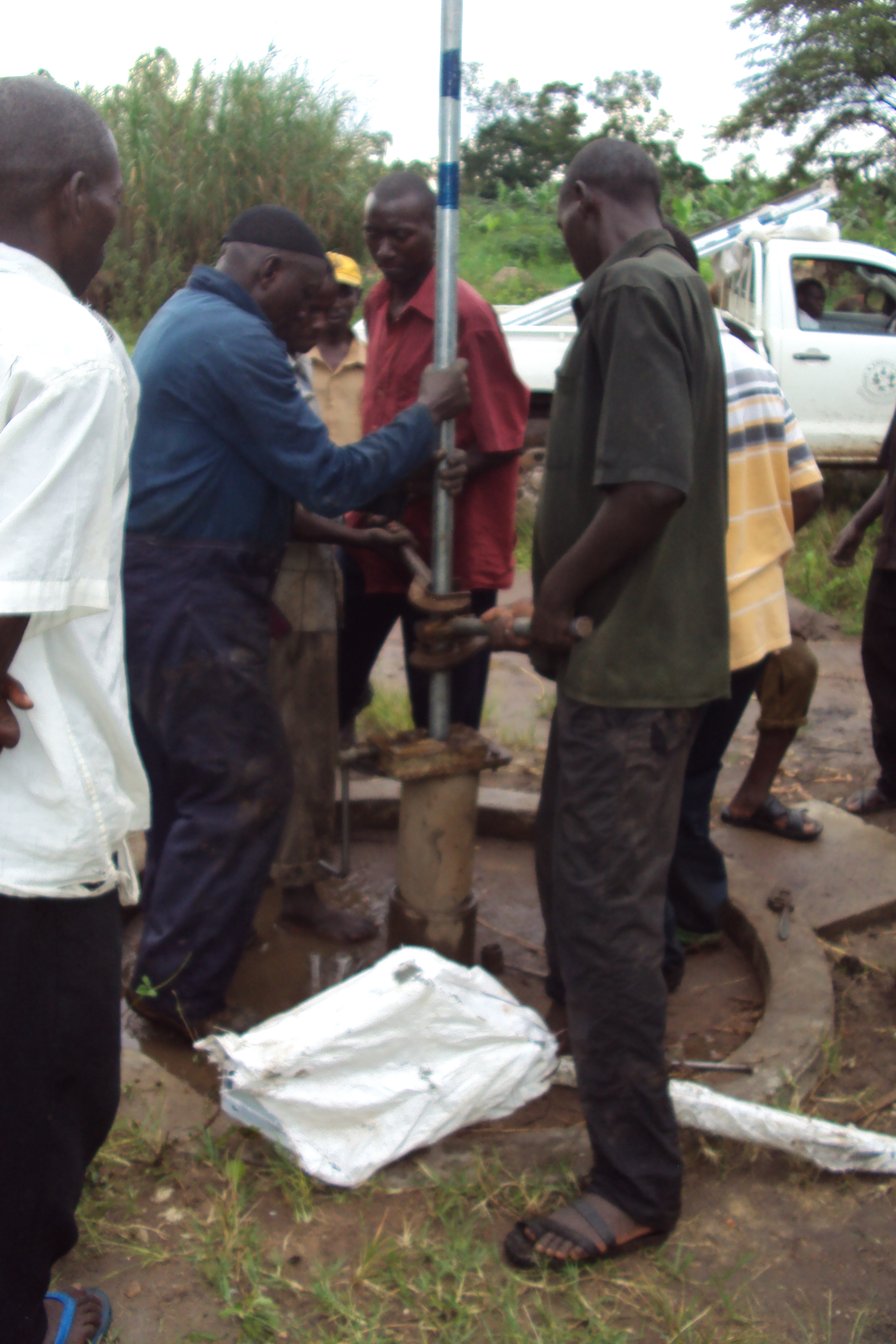 04_Installation_of_new_pipes_for_Kiyanja_borehole