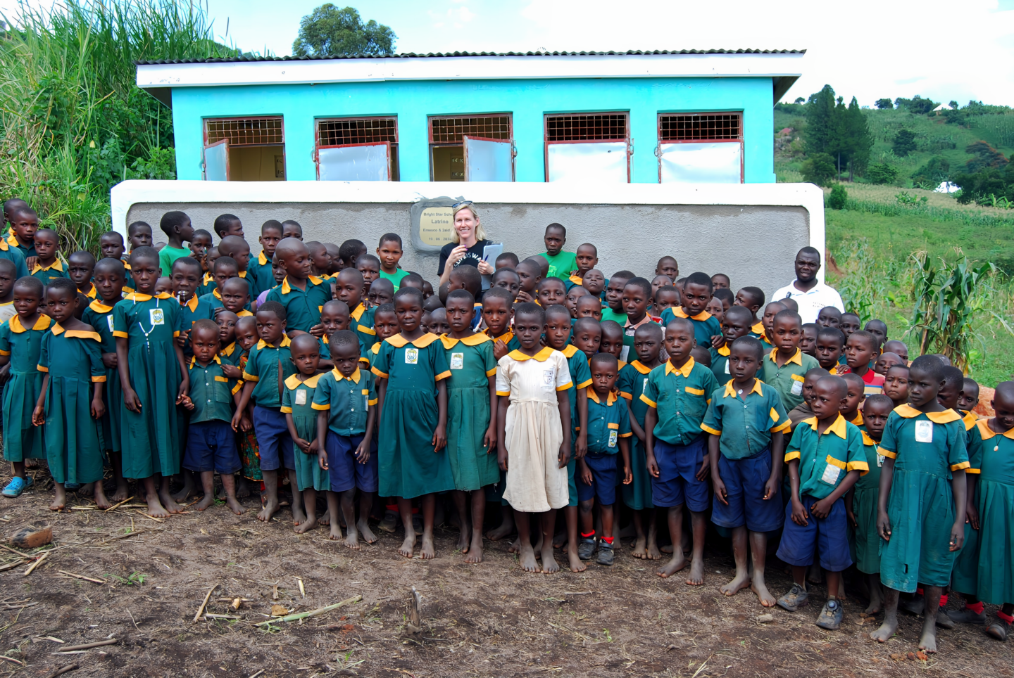 Neue Latrinen an der Bright Star School
